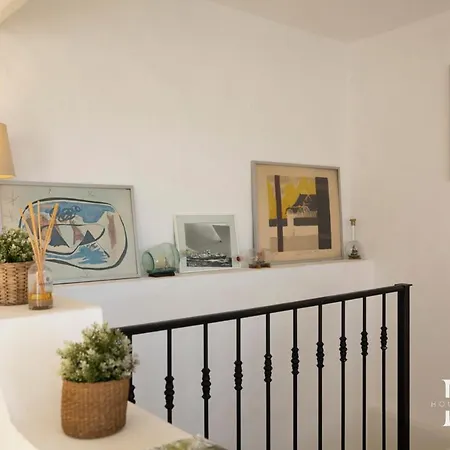 Duplex With Panoramic Views - Port Of