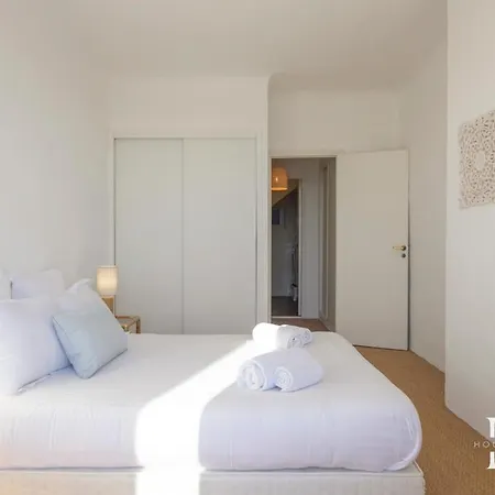 Duplex With Panoramic Views - Port Of *