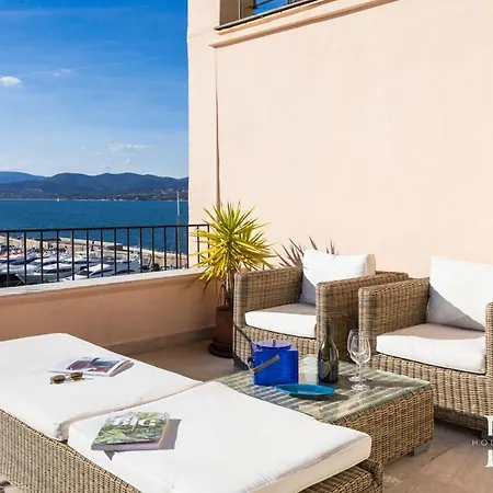 Duplex With Panoramic Views - Port Of *