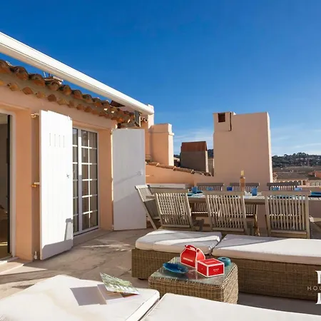 Duplex With Panoramic Views - Port Of